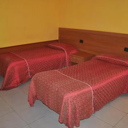 Ogbay Backpackers Haven Хостел *