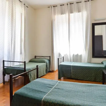 بيت شباب Ogbay Backpackers Haven روما