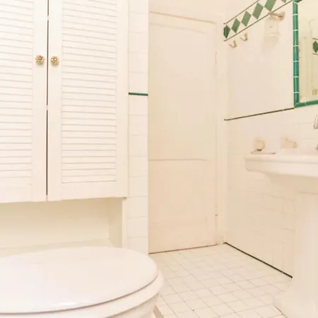 Ogbay Backpackers Haven *