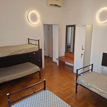 بيت شباب Ogbay Backpackers Haven روما
