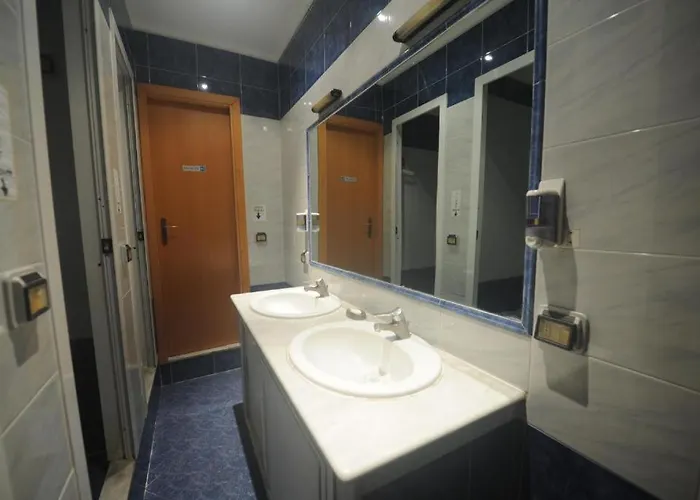 Ogbay Backpackers Haven אכסניה