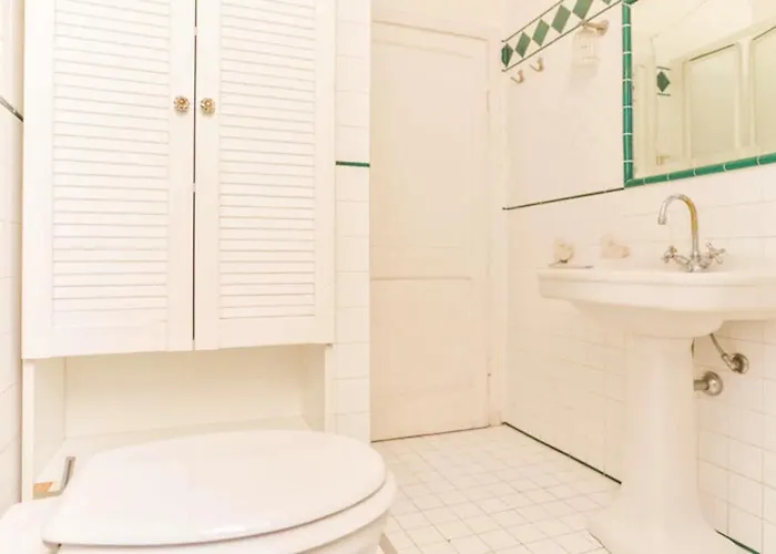 Ogbay Backpackers Haven *