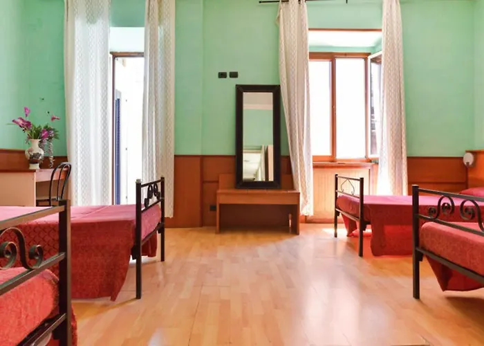 Ogbay Backpackers Haven Rom